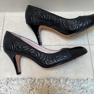 TARYN ROSE BLACK LEATHER PUMPS
